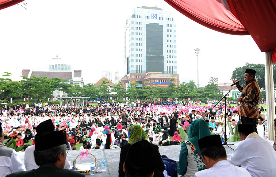 Aher dalam peringatan HSN di Alun alun Bandung