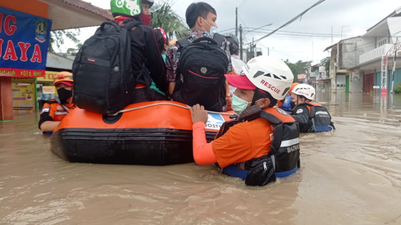 Banjir Rendam PGP Jatiasih.Foto Baznas Tanggap Bencana