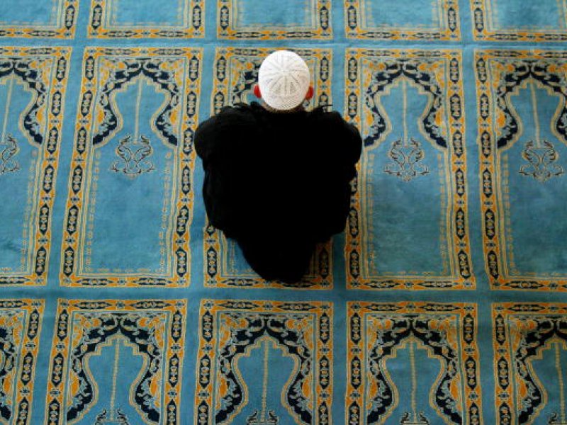 Beribadah di dalam masjid (Ilustrasi/Getty Images)