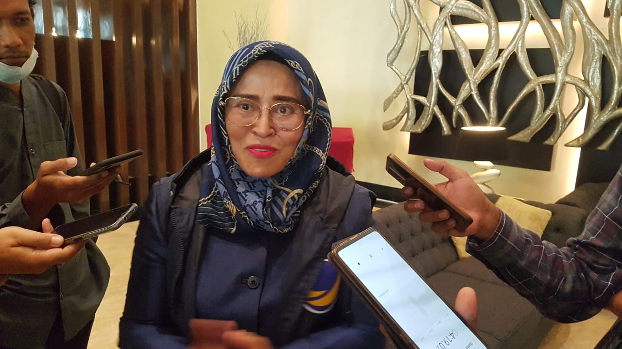 Caleg NasDem DPRD Jabar Siti Komariah