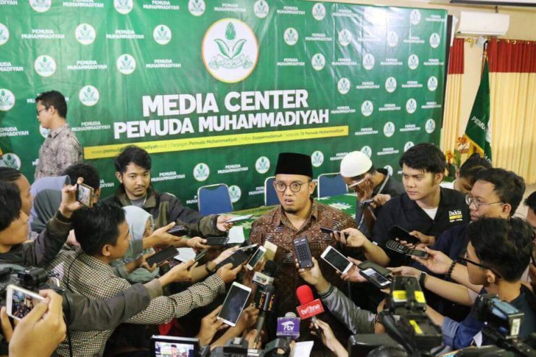 Dahnil Anzar saat berbicara di depan wartawan