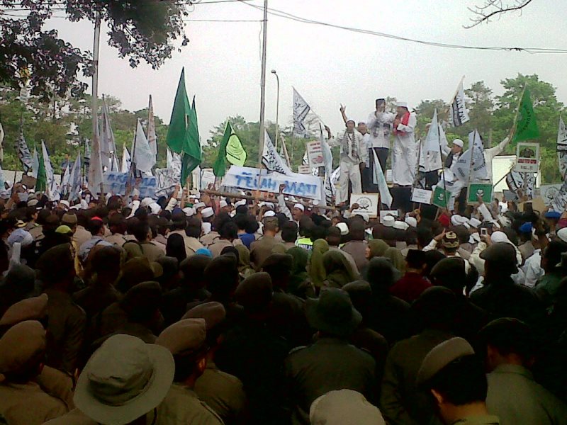 Demo Majilis Silaturahmi Muslim  di Pemkot Bekasi