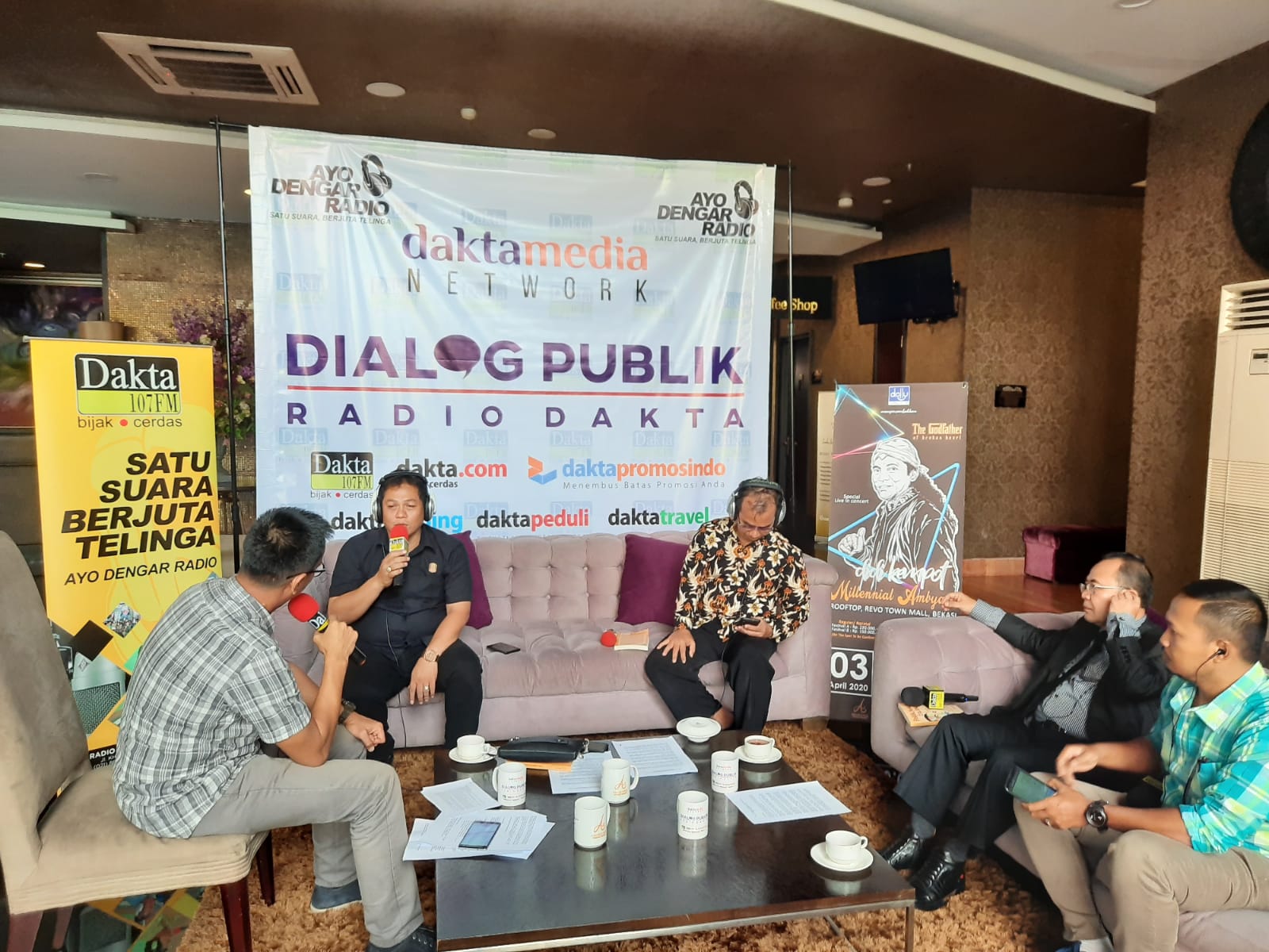 Dialog Publik Radio Dakta dengan tema Bekasi Siapa Gubernurnya
