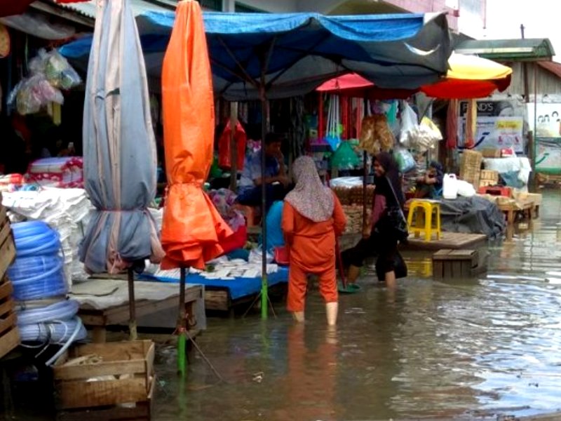 Beberapa Pasar Di Kabupaten Bekasi Tergenang Banjir