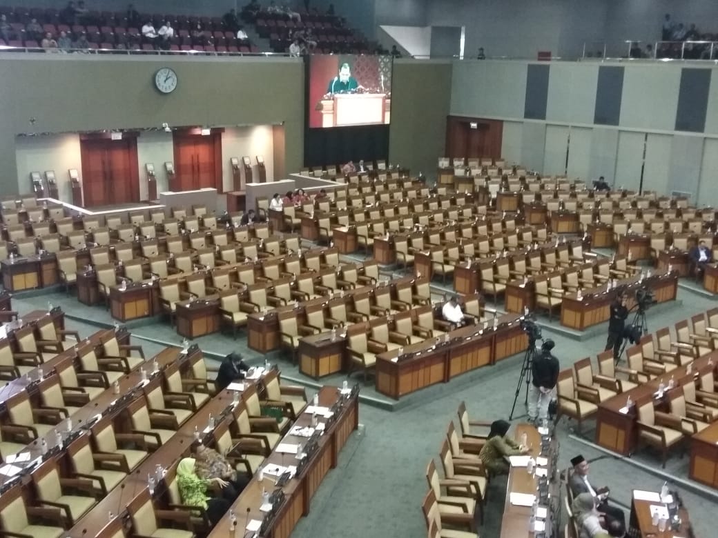 Kursi kosong di rapat paripurna DPR RI