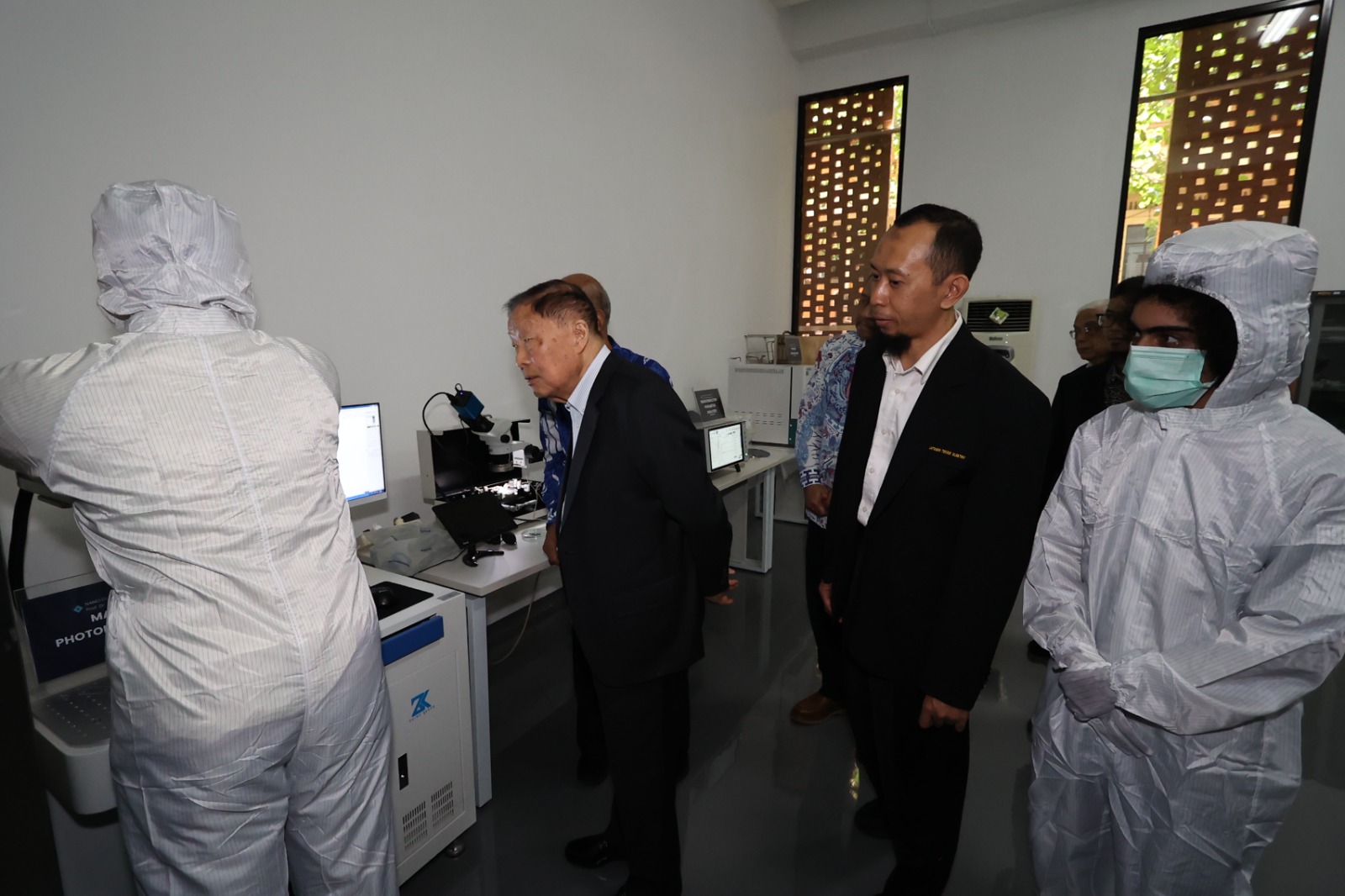 Mochtar Riady Resmikan Nano Device Laboratory di FTUI