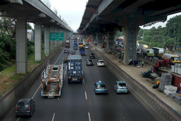 Pembangunan Tol Layang Jakarta-Cikampek