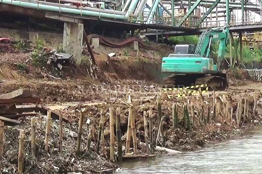 Penyempitan Kali Cikarang