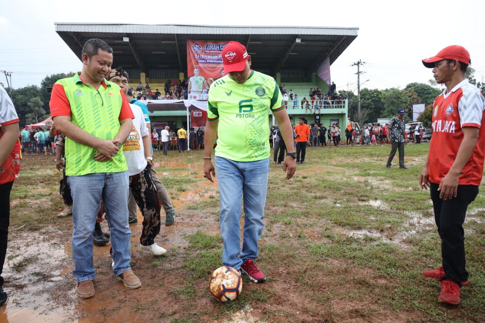 Plt.Wali Kota Bekasi Tri Adhianto buka Kompetisi Lurah Cup Kelurahan Mustikajaya 2023