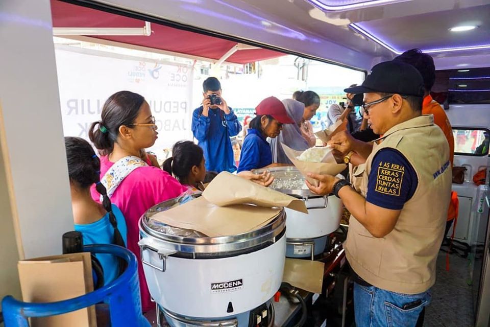 Rumah Zakat Sediakan 20.000 Paket Makanan Bagi Korban Banjir