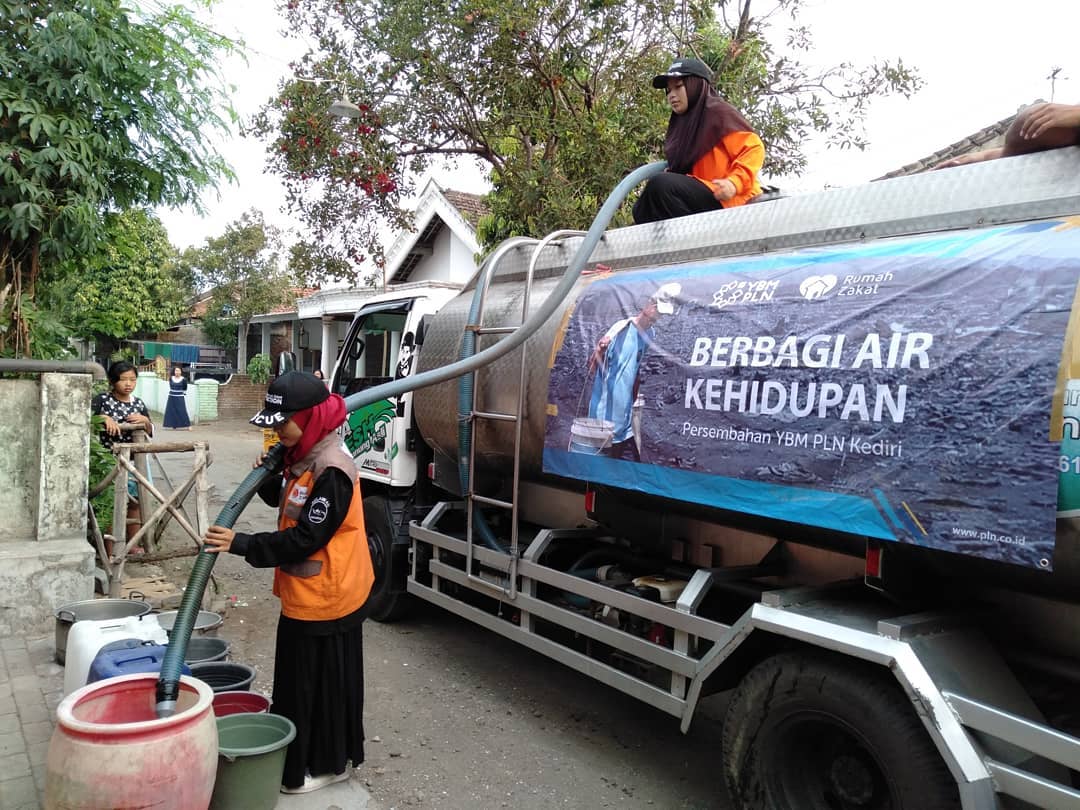 Rumah Zakat menyalurkan air bersih