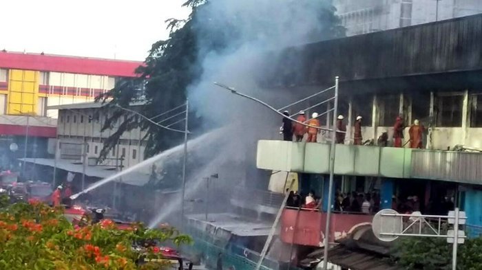 api yang membakar blok iii pasar senen