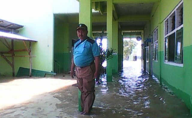 banjir terjang Mts di Brebes