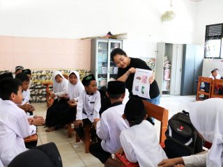 Tingkatkan Generasi Pintar di Indonesia, LPCK Gelar Kegiatan CSR Lippo Cikarang Mengajar