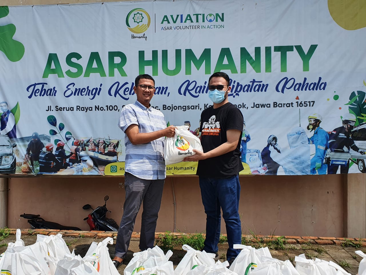 ASAR Humanity Serahkan Paket Lebaran untuk Jurnalis