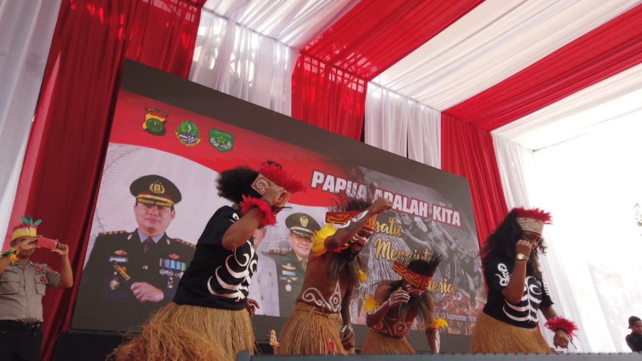 Acara Road Safety Partnership Action di lapangan Mapolres Metro Bekasi