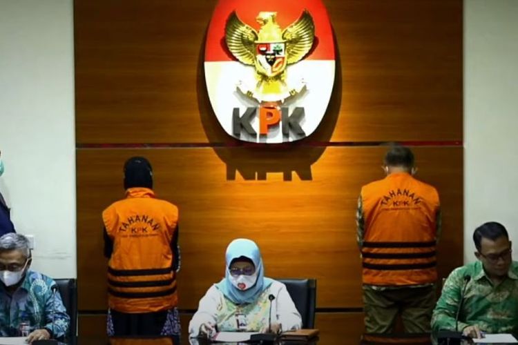 Ade Barkah dan Siti Aisyah ditetapkan sebagai tersangka terkait kasus suap bantuan provinsi.ist