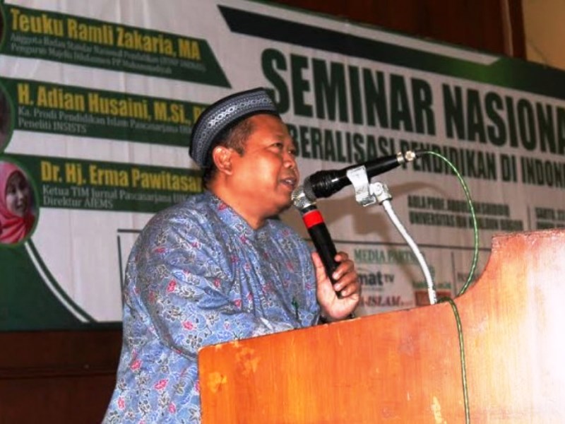 Adian Husaini 4