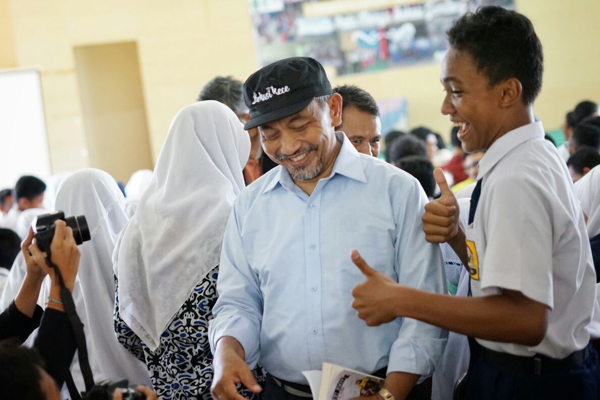 Ahmad Syaikhu bersama Pelajar Kota Bekasi