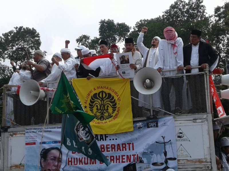 Aksi Bela Islam 64 di depan Bareskrim Jakarta Pusat