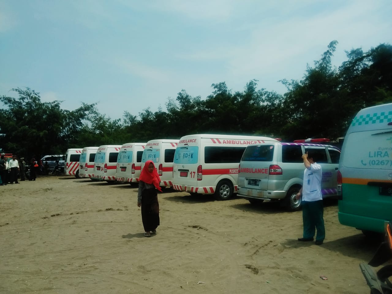 Ambulans disiagakan di pantai Pakis