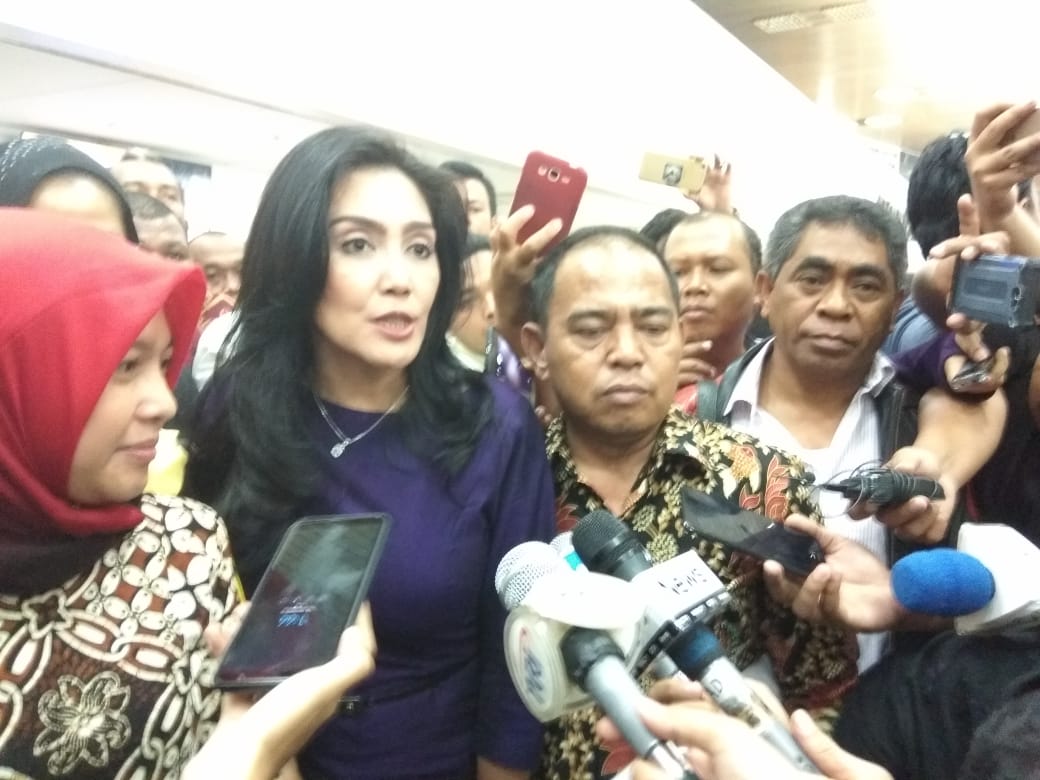 Anggota Baleg DPR RI Rieke Diah Pitaloka usai menerima KN ASN