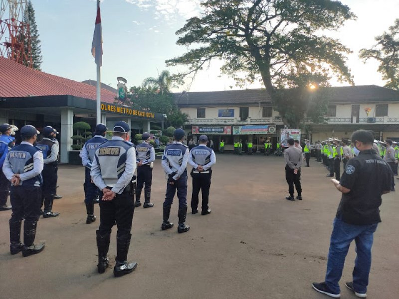 Apel siaga pengamanan malam takbir dan Idul Fitri 1441 H di Polrestro Bekasi Kota, Sabtu (23/05/20).