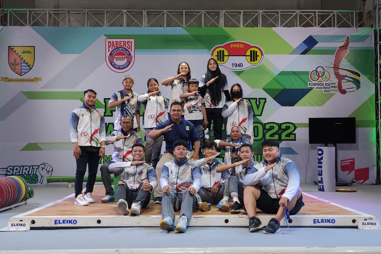 Atlet Angkat Besi Kabupaten Bekasi