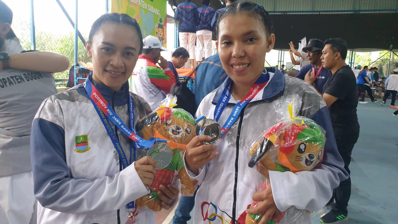 Atlet Judo Kabupaten Bekasi Siti Latifah dan Dian Kusuma