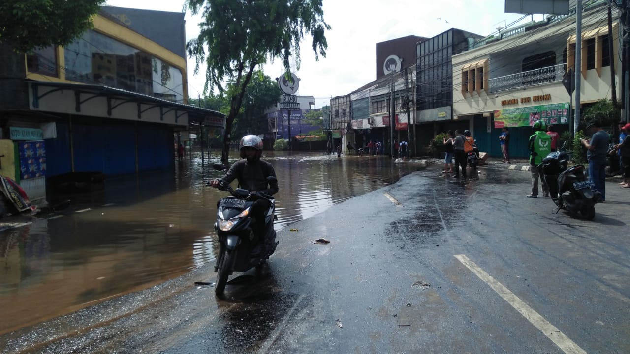 Banjir di Jalan Juanda Kota Bekasi pada Kamis 2 Januari 2020