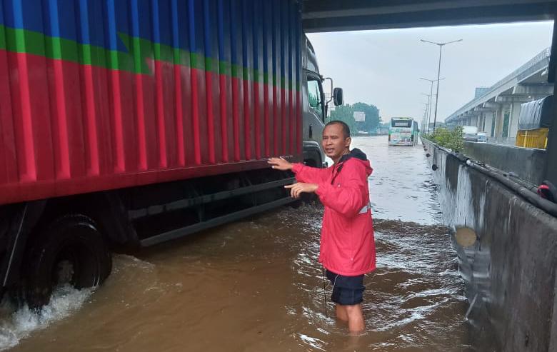 Banjir di Tol Japek pada Selasa 25 Februari 2020 pagi