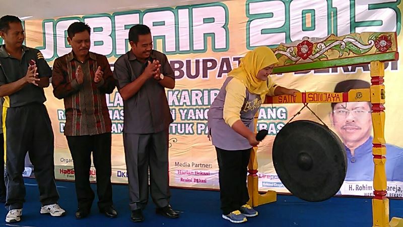 Bupati Bekasi Buka Job Fair 2015