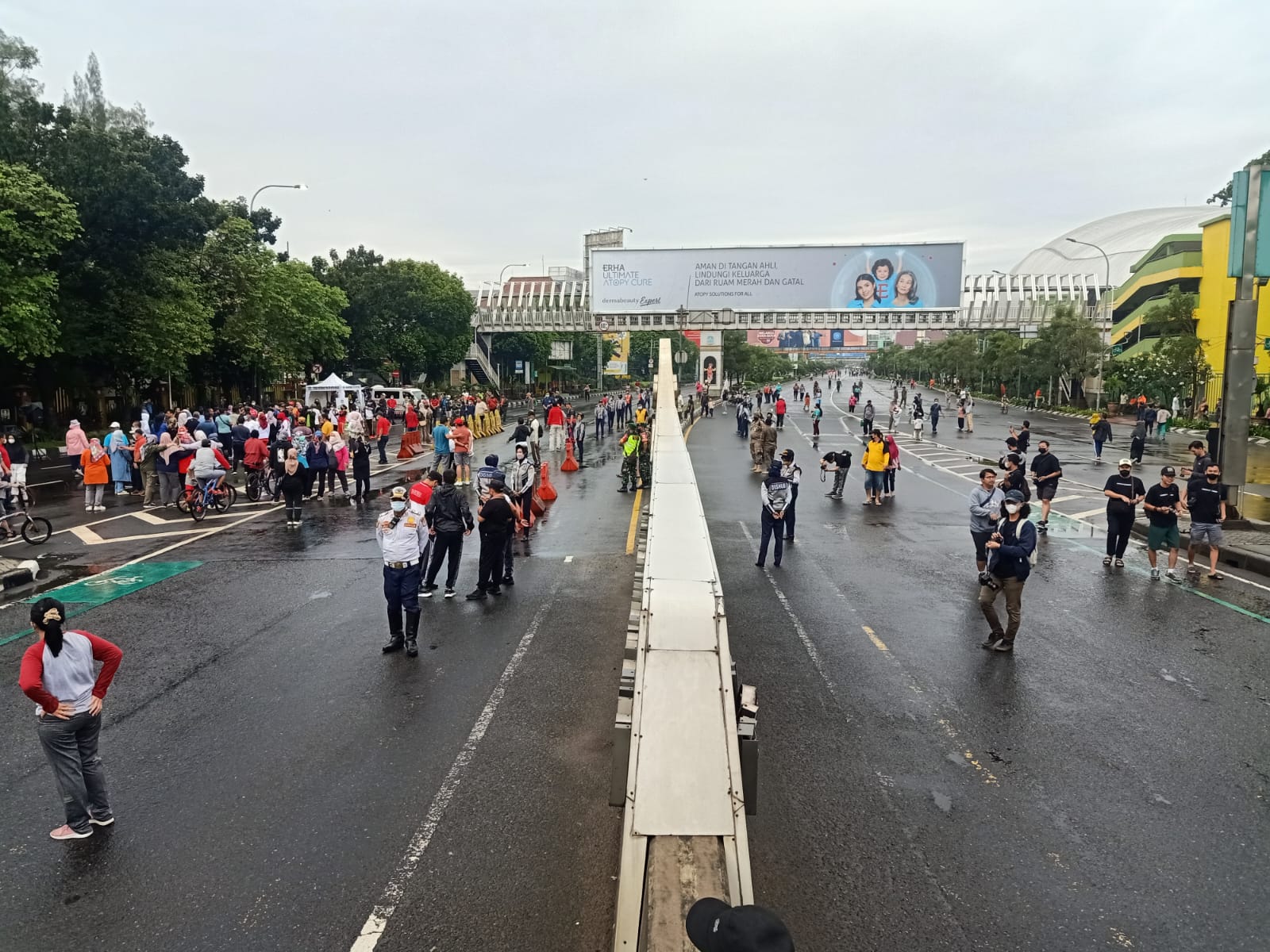 CFD Hujan Warga Tetap Antusias