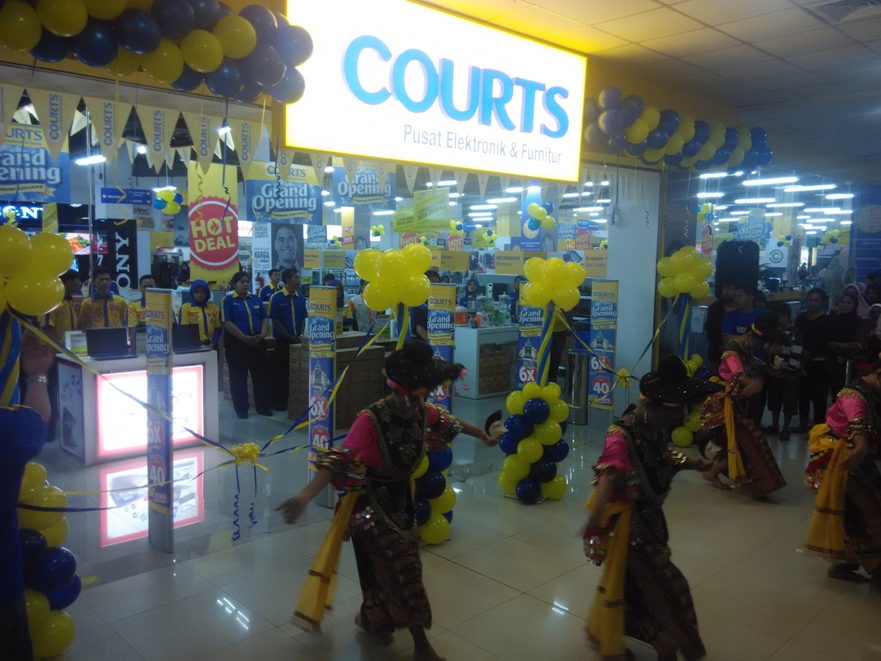 COURTS Megastore Tamini Square