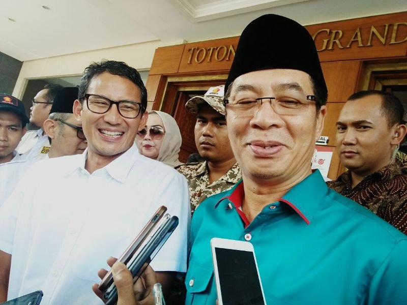 Cawalkot Bekasi Nur Supriyanto bersama Wagub DKI Sandiaga Uno