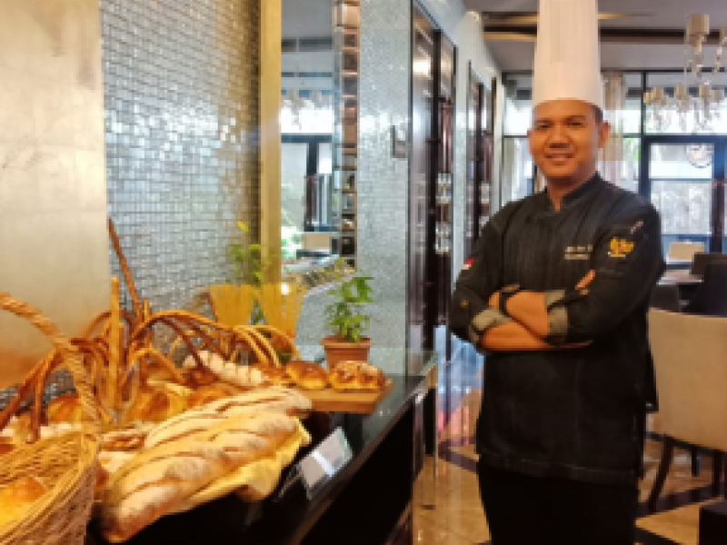 Chef Ajis selaku Executive Chef Hotel Amaroossa Grande Bekasi