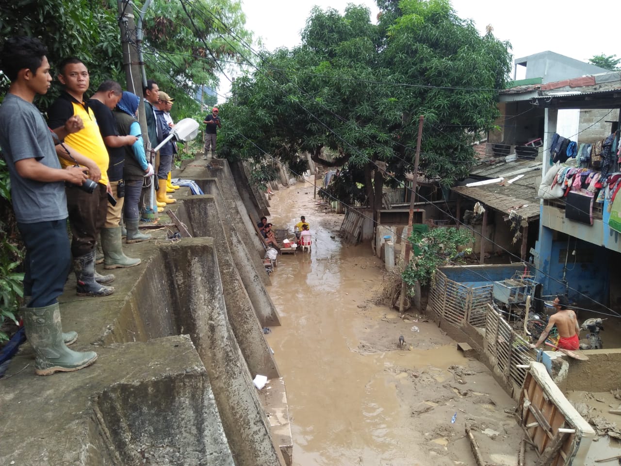 Dampak banjir awal tahun di Perumahan Pondok Gede Permai Bekasi