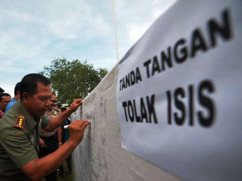 Danrem 042 Gapu Jambi KolInf Harianto bubuhkan tandatangan tolak ISIS