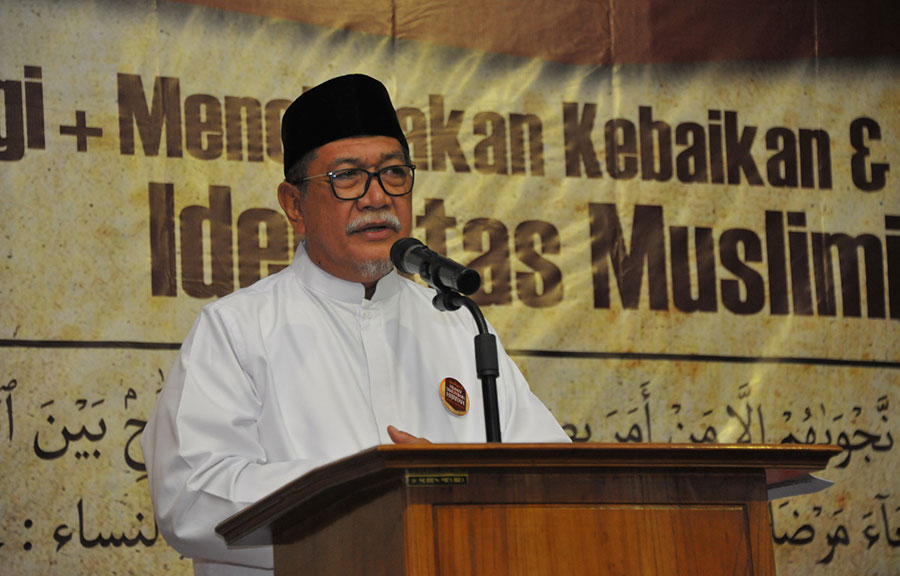 Deddy Mizwar saat memberi taushiyyah jelang 1 Muharram