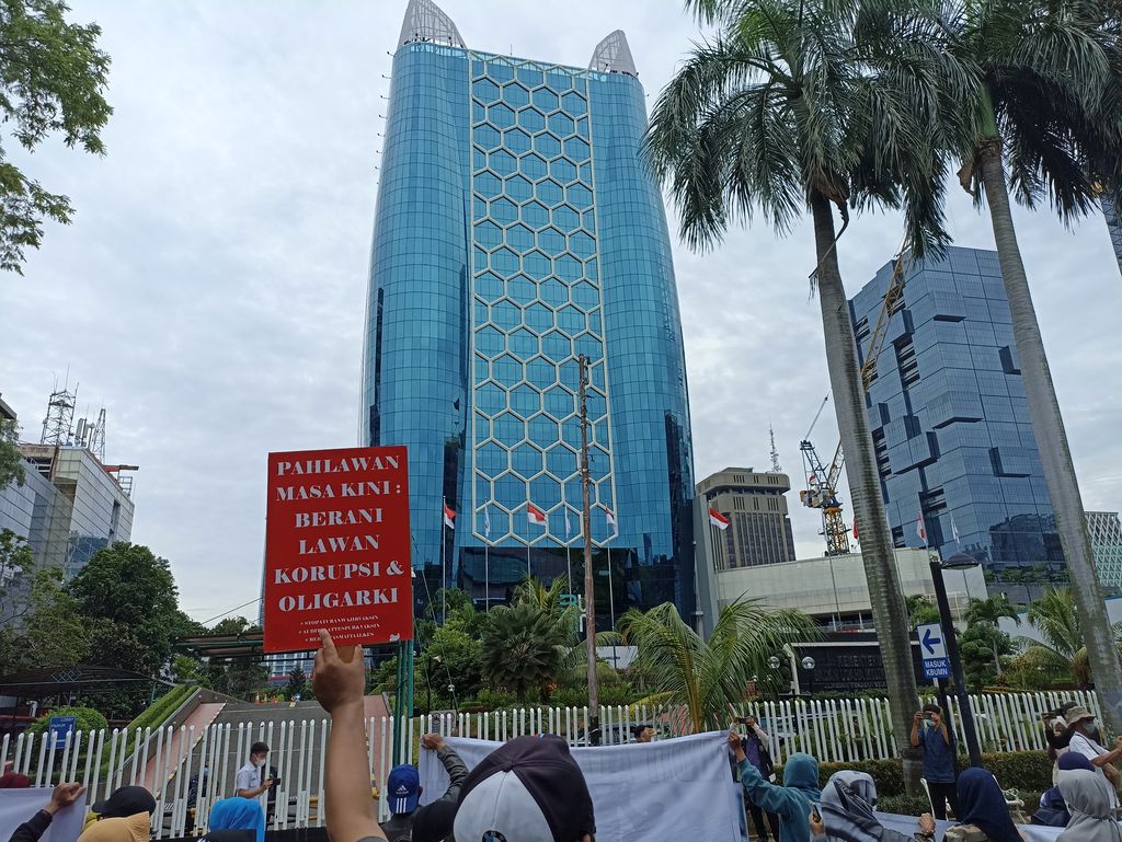 Demo di depan kantor Kementerian BUMN.foto Wildan ist