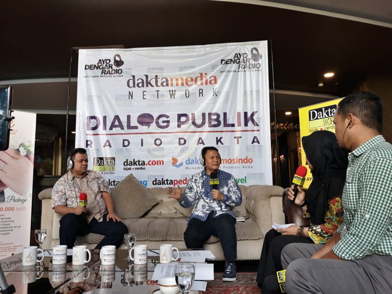 Dialog Publik Radio Dakta dengan tema Masihkah Jokowi Dekat Dengan Rakyat?