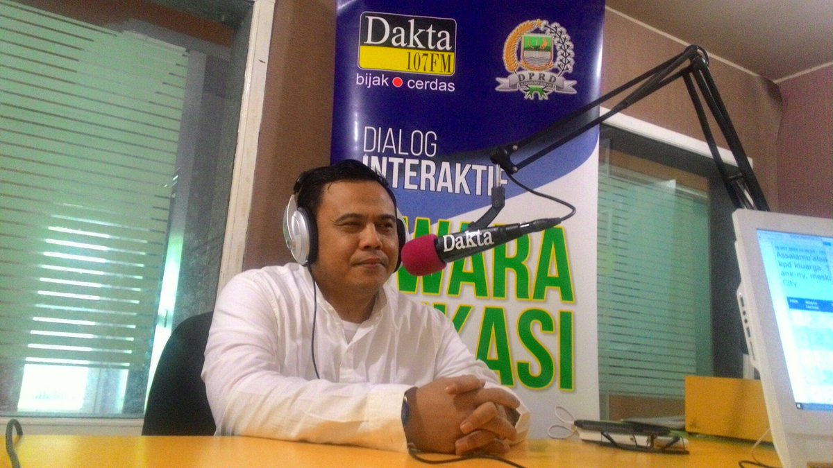 Dialog Interaktif Bersama Sekretaris Komisi I DPRD Kabupaten Bekasi Muhtadi Muntaha