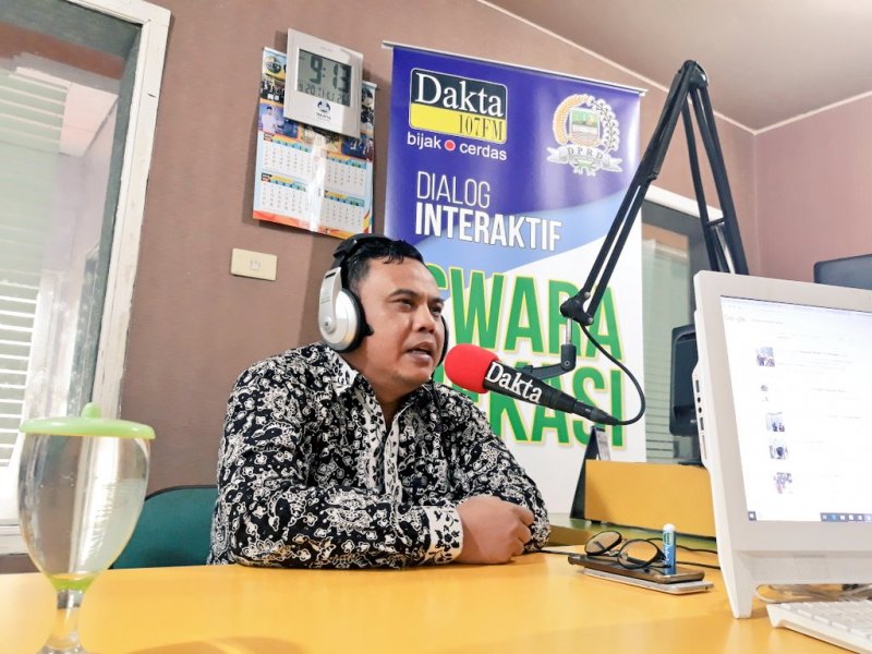 Dialog Interaktif Swara Bekasi bersama Sekretaris Komisi I DPRD Kabupaten Bekasi, Muhtadi Muntaha