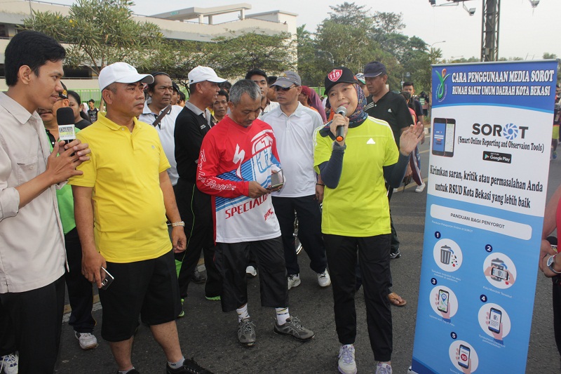 Dirut RSUD Kota Bekasi memperkenalkan Layanan SOROT ditengah peserta CFD