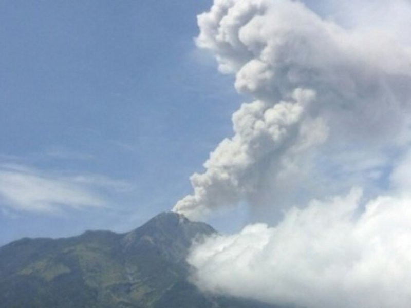 Erupsi Freatik Gunung Merapi