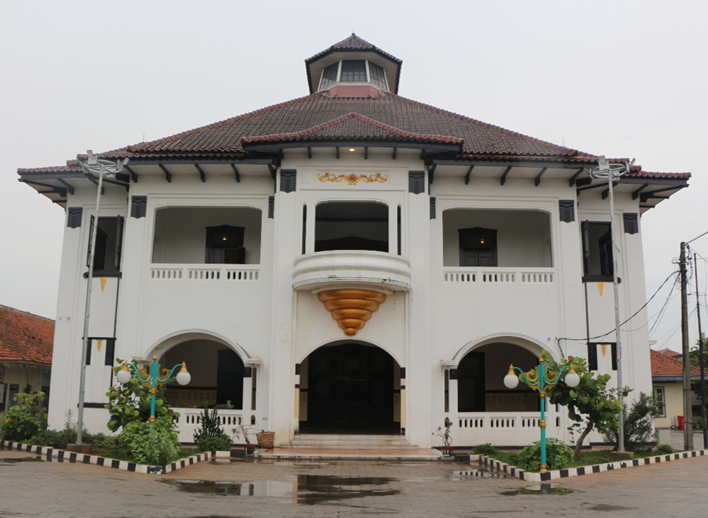 Gedung Juang Tambun Selatan merupakan salah satu tempat kegiatan seni budaya tradisional