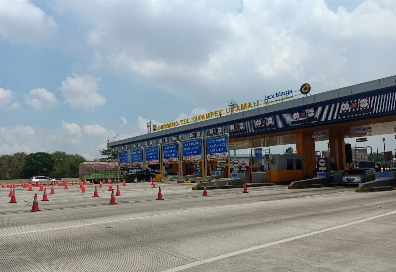 Gerbang Tol Cikampek Utama 1