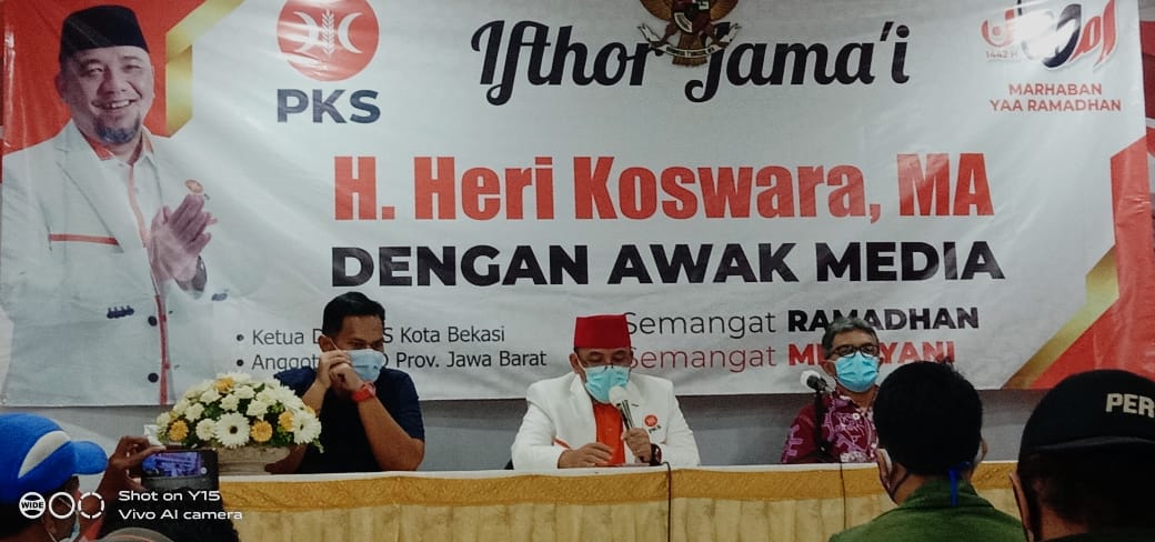 Heri Koswara dalam sambutan buka puasa bersama awak media di Kota Bekasi