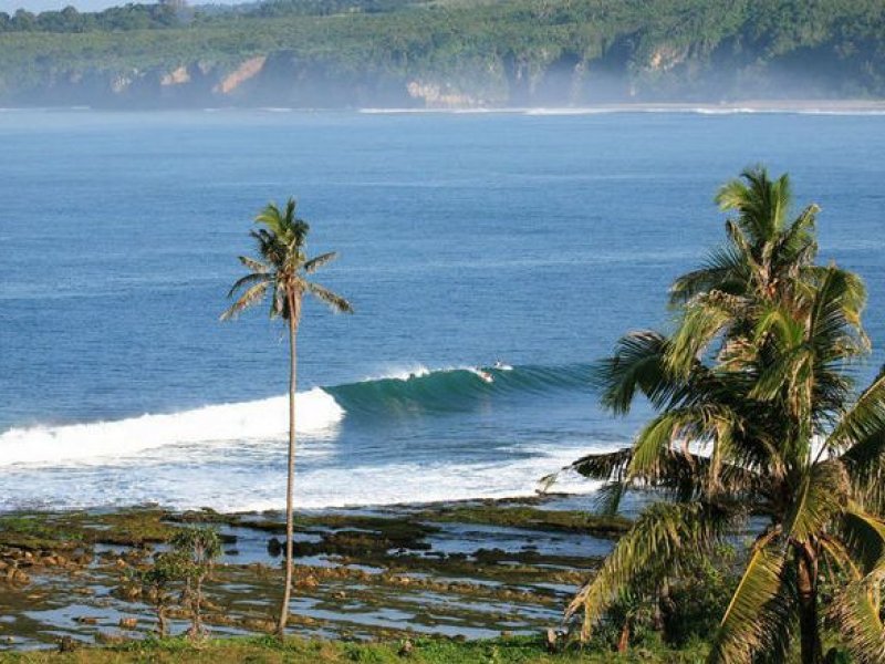 Ilustrasi pantai Selatan Jawa