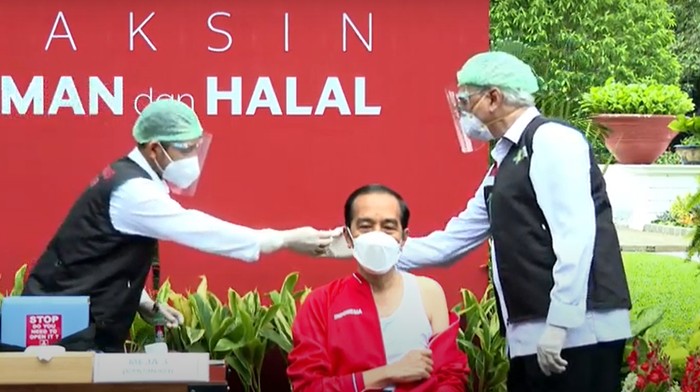 Jokowi divaksinasi tahap kedua.YouTube Sekretariat Presiden